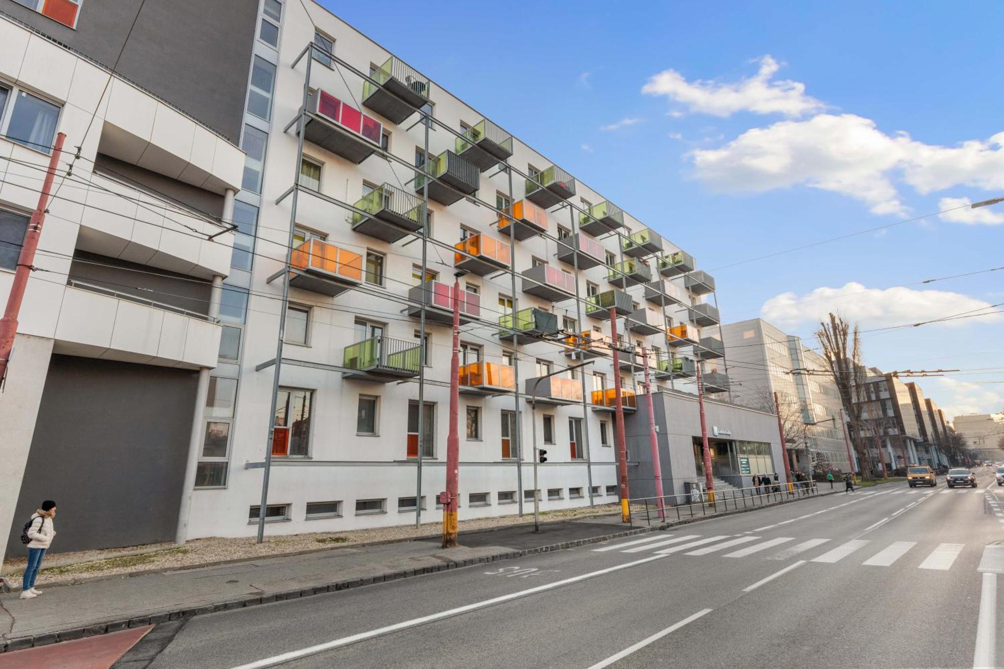 Апартаменты Lam Safari - Balcony - Ac - Free Parking Братислава Экстерьер фото